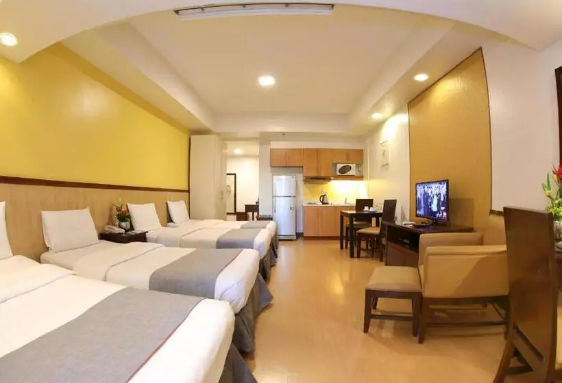 اتاق استاندارد چهار تخته, The Malayan Plaza