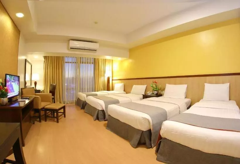 اتاق استاندارد چهار تخته, The Malayan Plaza