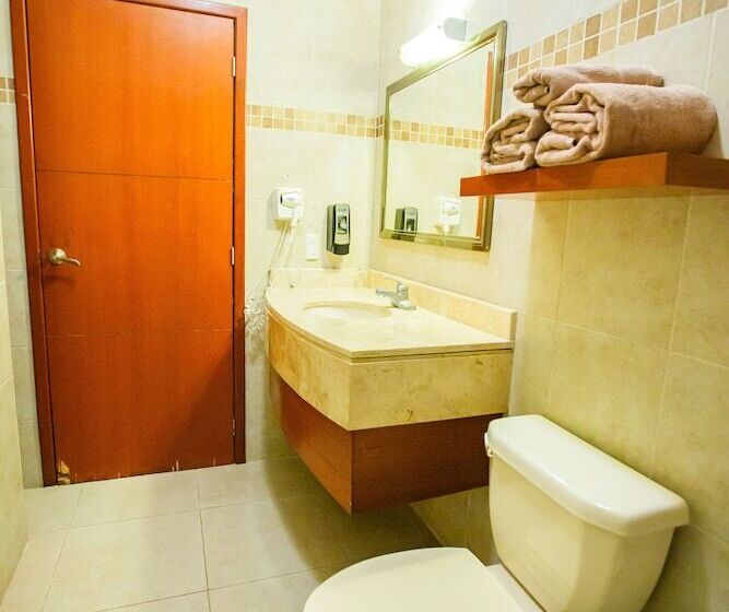 חדר אקזקיוטיב, Nacional Merida