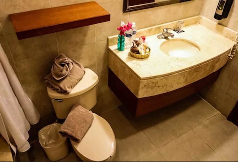 חדר אקזקיוטיב, Nacional Merida