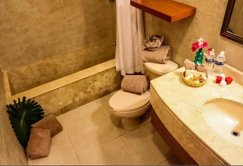 חדר אקזקיוטיב, Nacional Merida