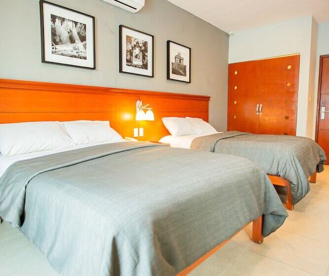 חדר אקזקיוטיב, Nacional Merida