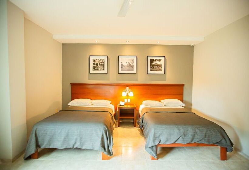 חדר אקזקיוטיב, Nacional Merida