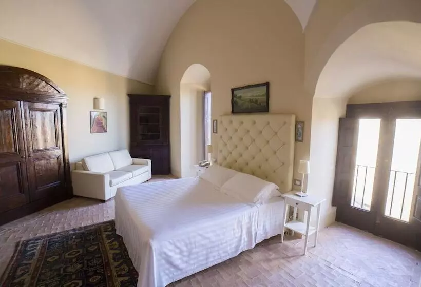 سوییت جونیور, Palazzo Viceconte