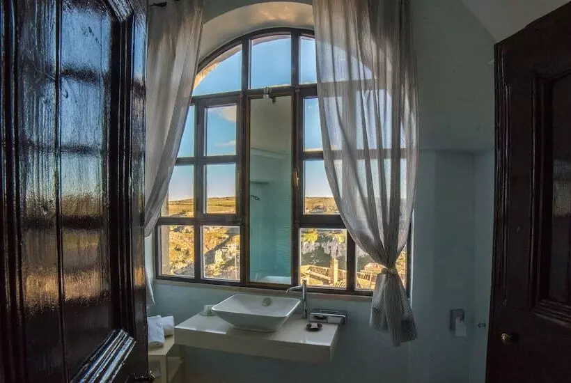 سوییت سوپریور, Palazzo Viceconte