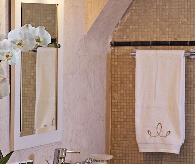 סוויטה נוף לים, Petit Palace Suites