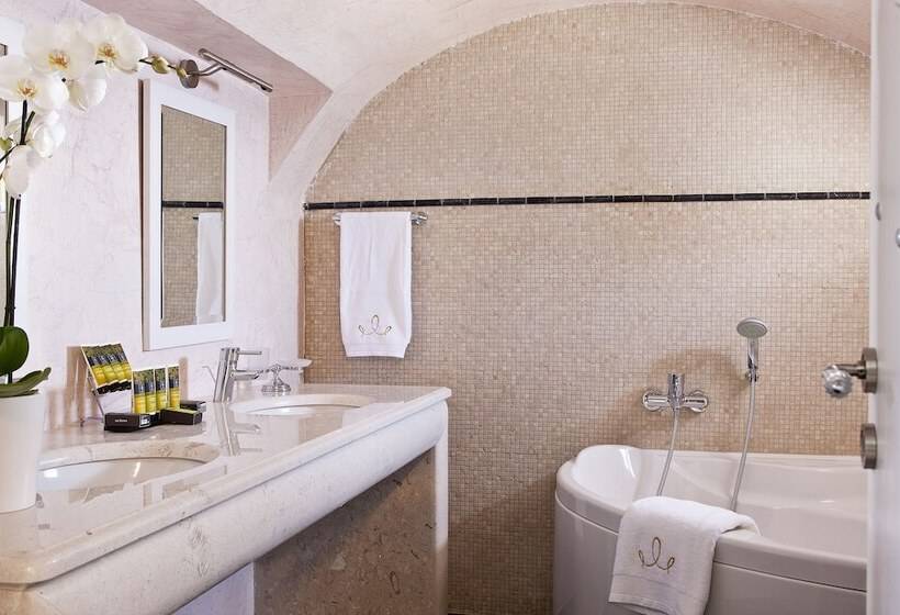 바다 전망 스위트, Petit Palace Suites