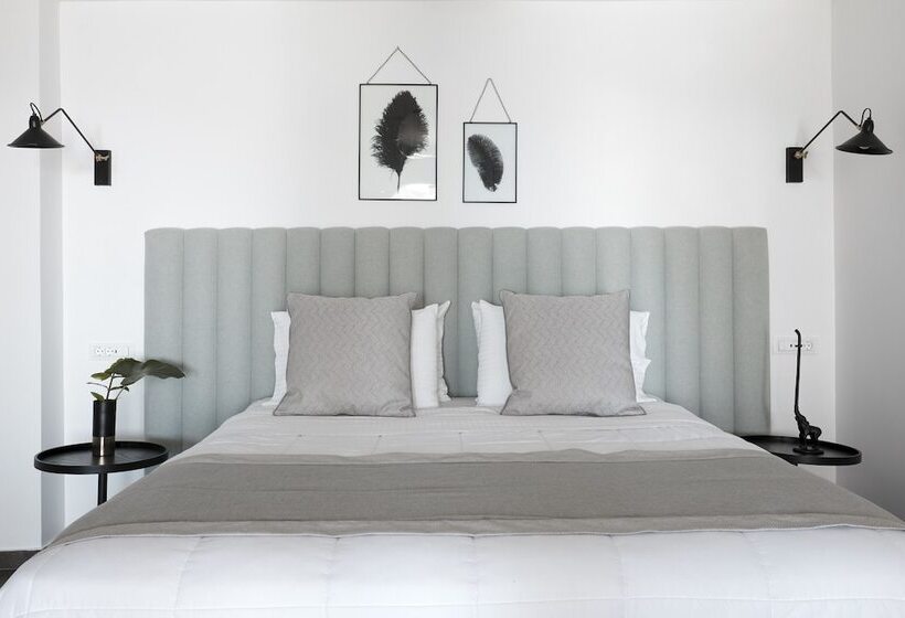 סוויטה נוף לים, Petit Palace Suites