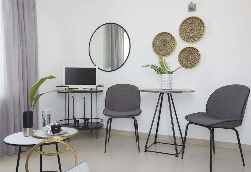 חדר בסיסי, Petit Palace Suites