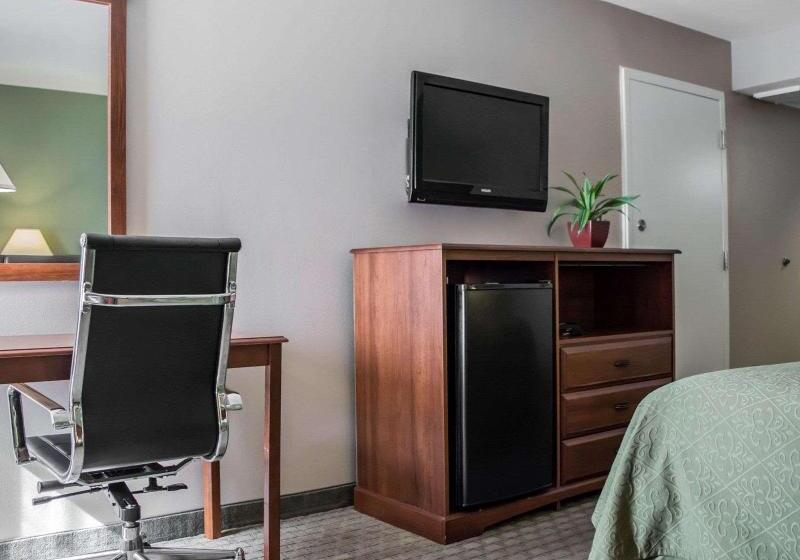 스탠다드 룸 킹사이즈 침대, Quality Inn & Suites Tampa Ybor City