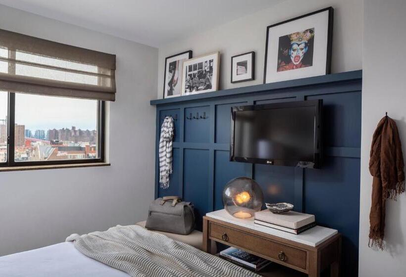 带大床的标准间, Redford