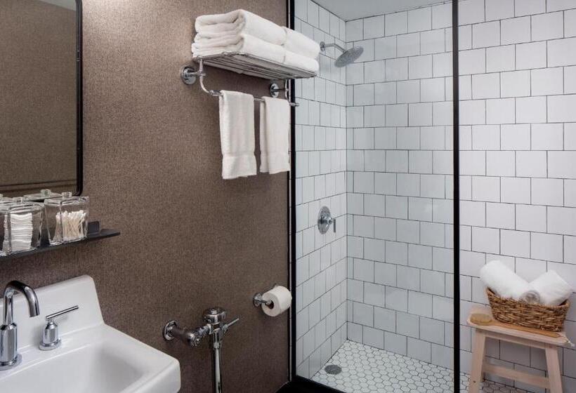 غرفة قياسية سرير كينج, Redford