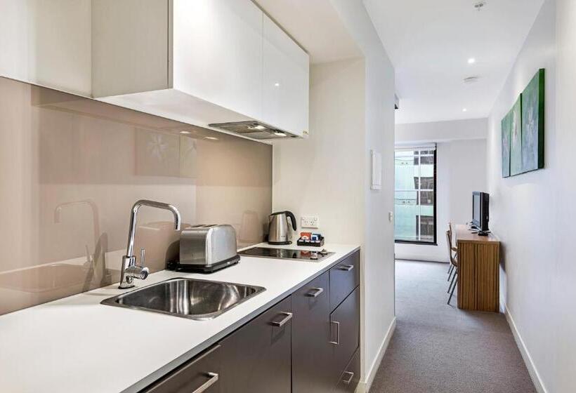 スタンダードスタジオ, Seasons Heritage Melbourne