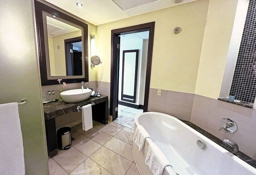 디럭스 테라스 룸 바다 전망, Sofitel Al Khobar The Corniche