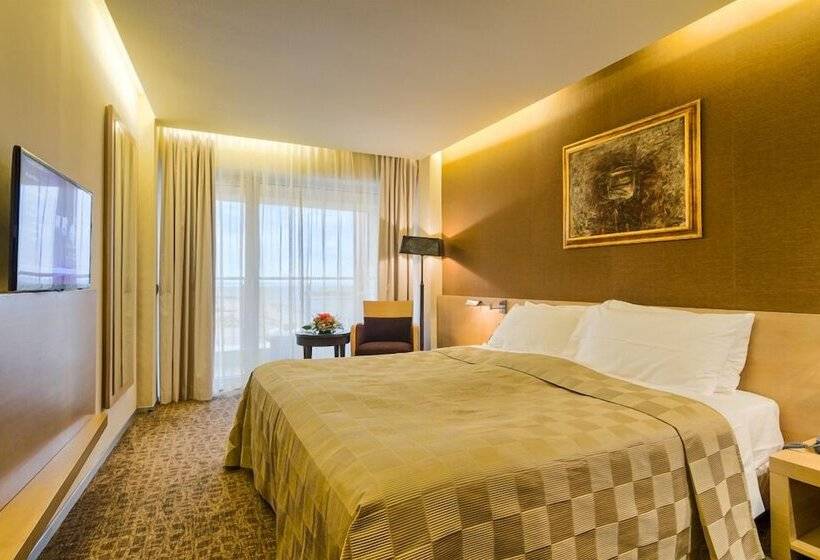 غرفة قياسية إطلالة جانبية علي البحر, Vega