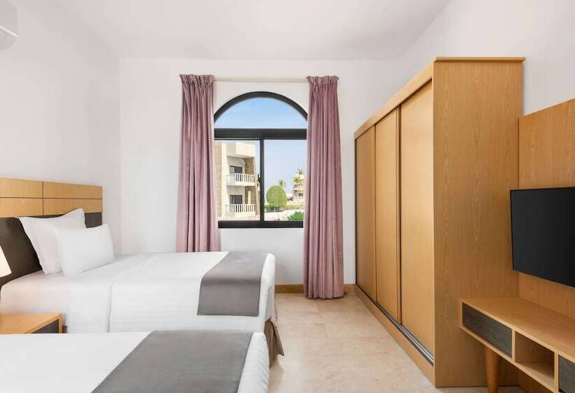 کلبه ییلاقی, Wyndham Garden Salalah Mirbat