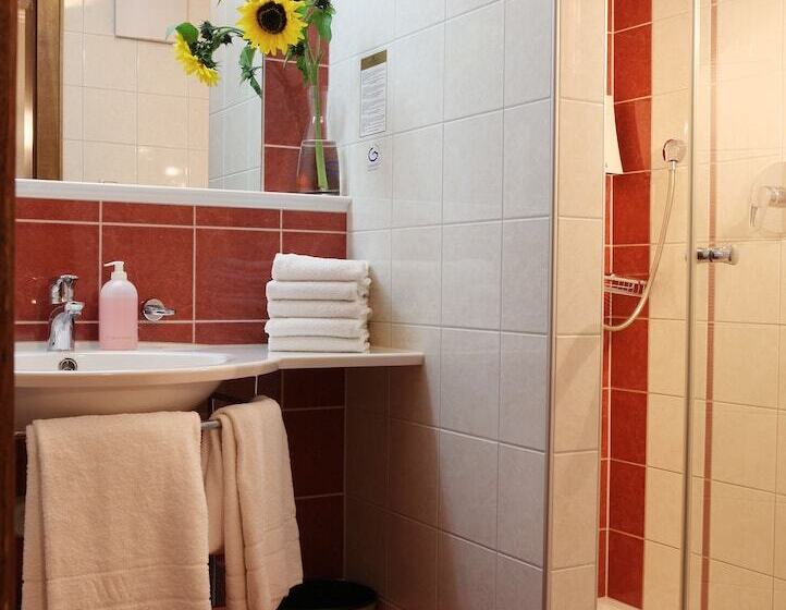 غرفة قياسية رباعية, Die Lilie / Hotel Garni