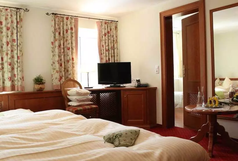 Standard Kolmen Hengen Huone, Die Lilie / Hotel Garni