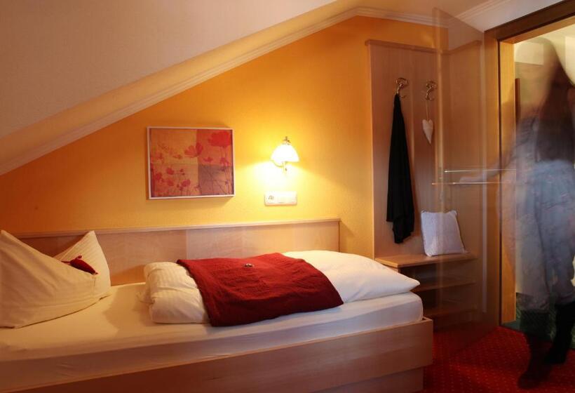 Номер Стандарт Индивидуальный, Die Lilie / Hotel Garni