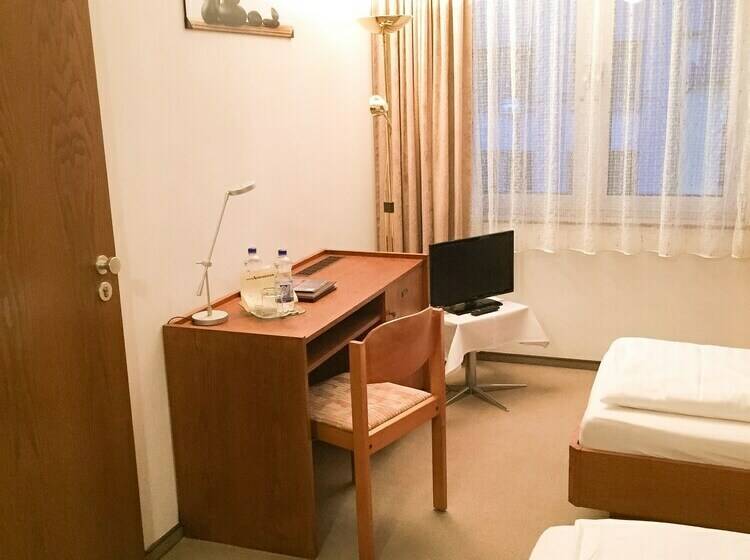 标准间, Ambassador