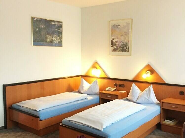 标准间, Ambassador