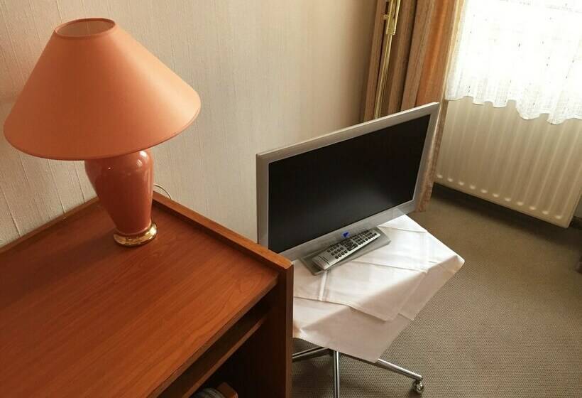 标准间, Ambassador