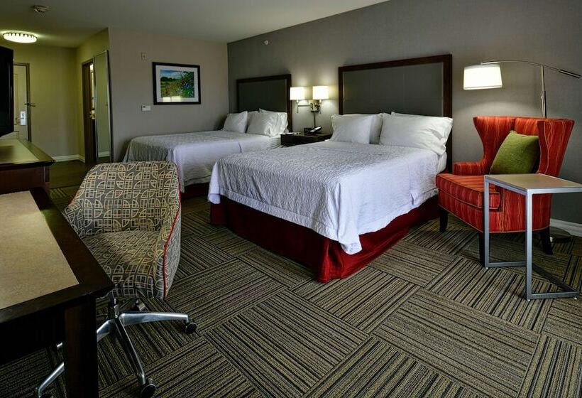 스탠다드 발코니 룸, Hampton Inn & Suites Fredericksburg