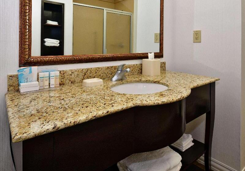 스탠다드 발코니 룸, Hampton Inn & Suites Fredericksburg