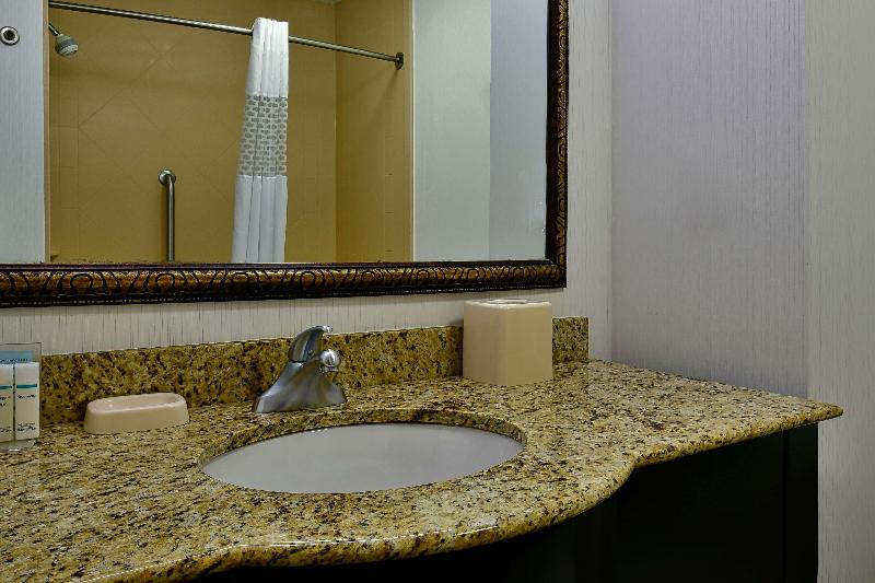 Номер Стандарт с Балконом, Hampton Inn & Suites Fredericksburg