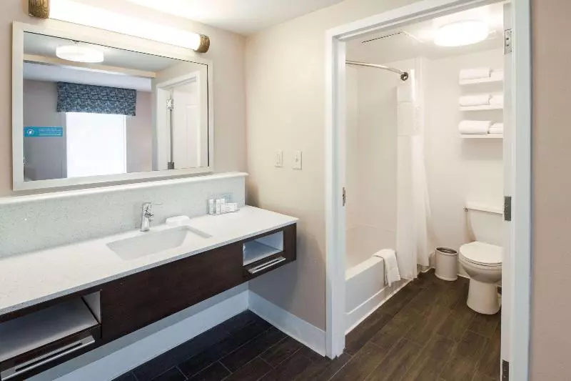 Standard-huone King-vuode, Hampton Inn & Suites Huntsville Hampton Cove