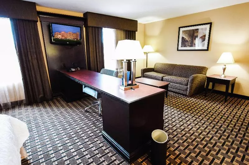 キングサイドベッドのスタンダードワンルーム, Hampton Inn And Suites Pine Bluff