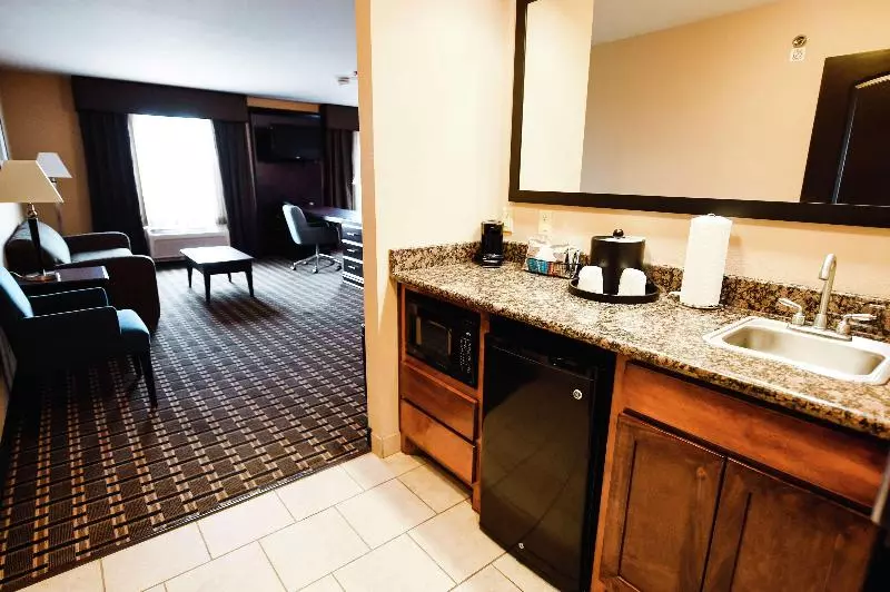 キングサイドベッドのスタンダードワンルーム, Hampton Inn And Suites Pine Bluff