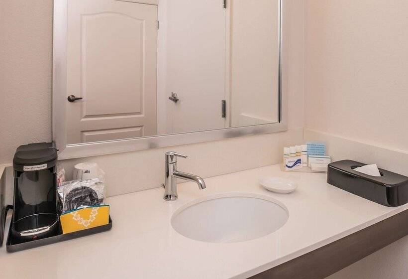 带2个双人床的标准工作室, Hampton Inn Channel Islands Harbor/oxnard