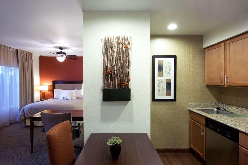 Люкс Кровать Кинг, Homewood Suites By Hilton St. Louis  Galleria