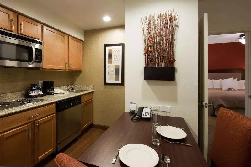 キングサイドベッドのスタンダードワンルーム, Homewood Suites By Hilton St. Louis  Galleria