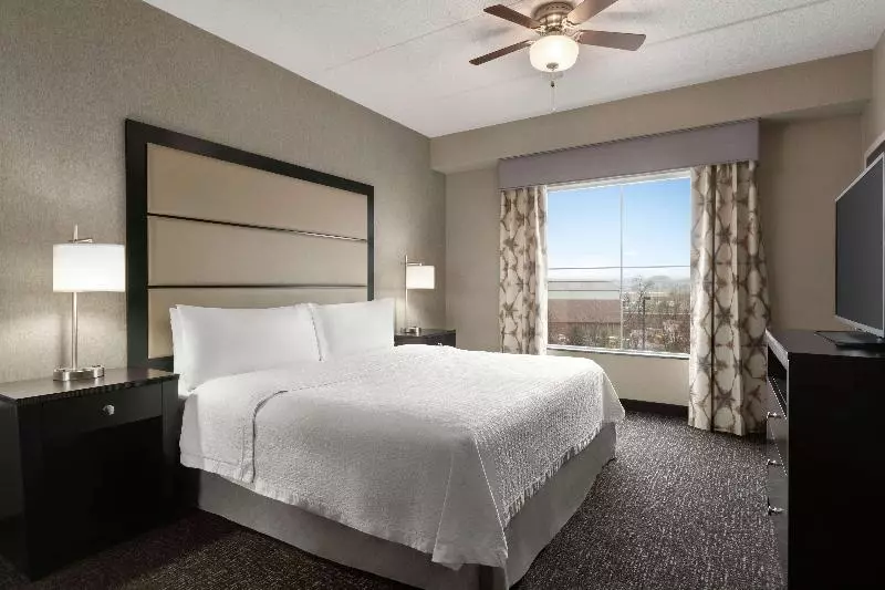 キングサイズベッドのスイートルーム, Homewood Suites By Hilton York