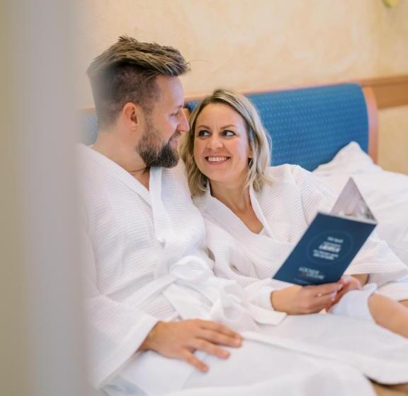 컴포트 룸, Locker & Legere