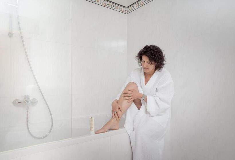 패밀리 룸, Locker & Legere