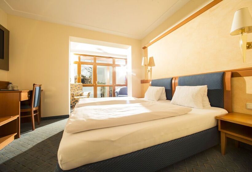 컴포트 룸, Locker & Legere