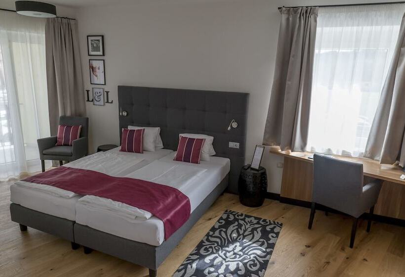 이코노미 룸, Locker & Legere