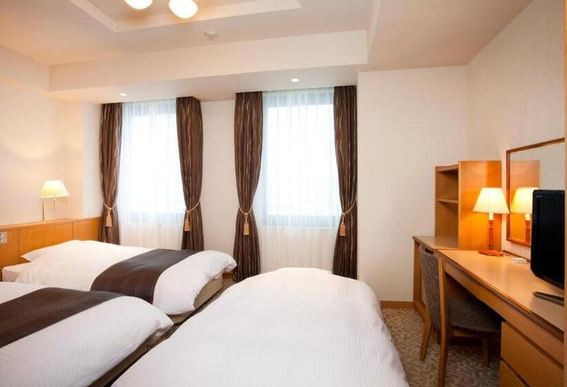 חדר סטנדרט לשלושה, Nord Otaru