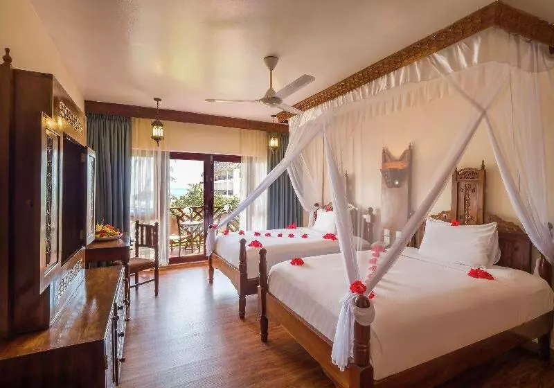 プールビュースタンダードルーム, Nungwi Beach Resort By Turaco