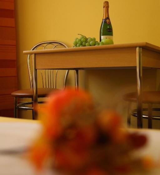 اتاق استاندارد یک نفره, Insor