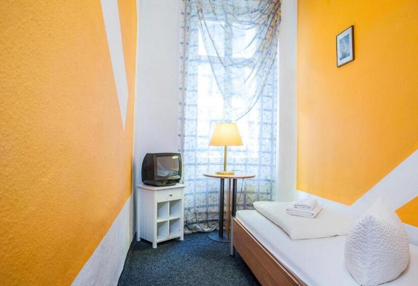 اتاق استاندارد یک نفره, Insor