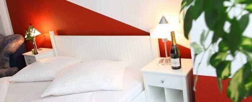 اتاق استاندارد با سرویس بهداشتی مشترک, Insor