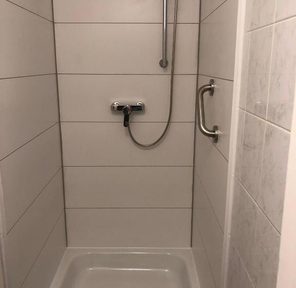 标准单人间, Pension Schmellergarten