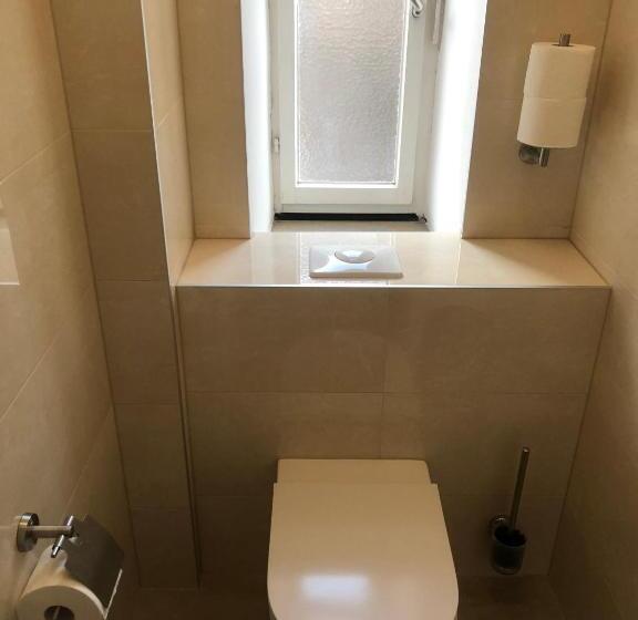 标准三人间, Pension Schmellergarten