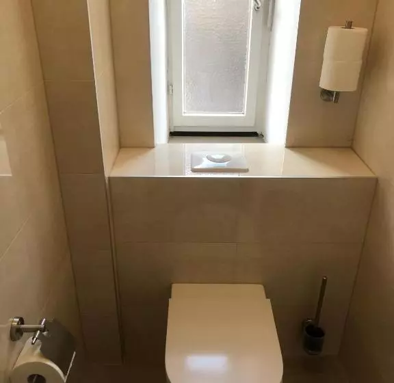 Standard Kolmen Hengen Huone, Pension Schmellergarten