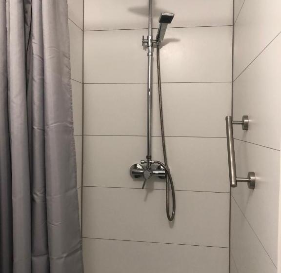 四人标准间, Pension Schmellergarten