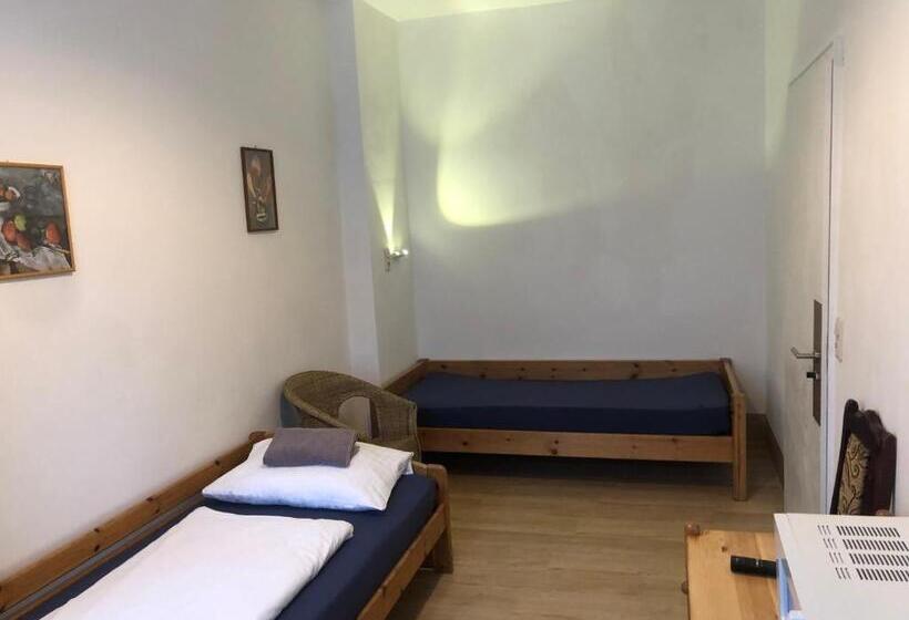 带共用浴室的标准房间, Pension Schmellergarten